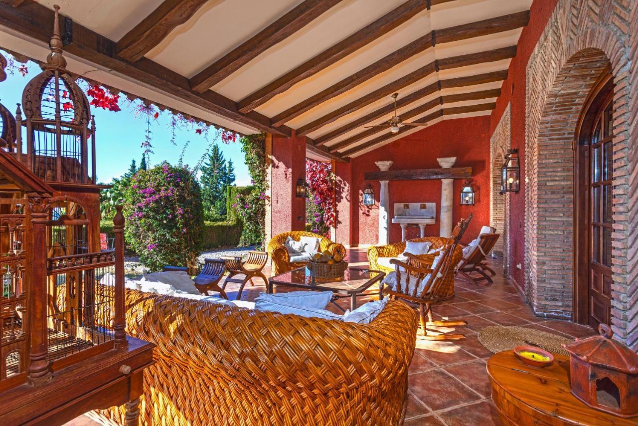 Casa Flores Con Piscina Interior Climatizada Alcaucin Luaran gambar