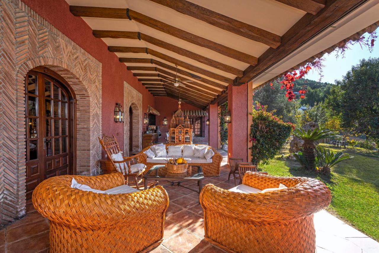 Casa Flores Con Piscina Interior Climatizada Alcaucin Luaran gambar