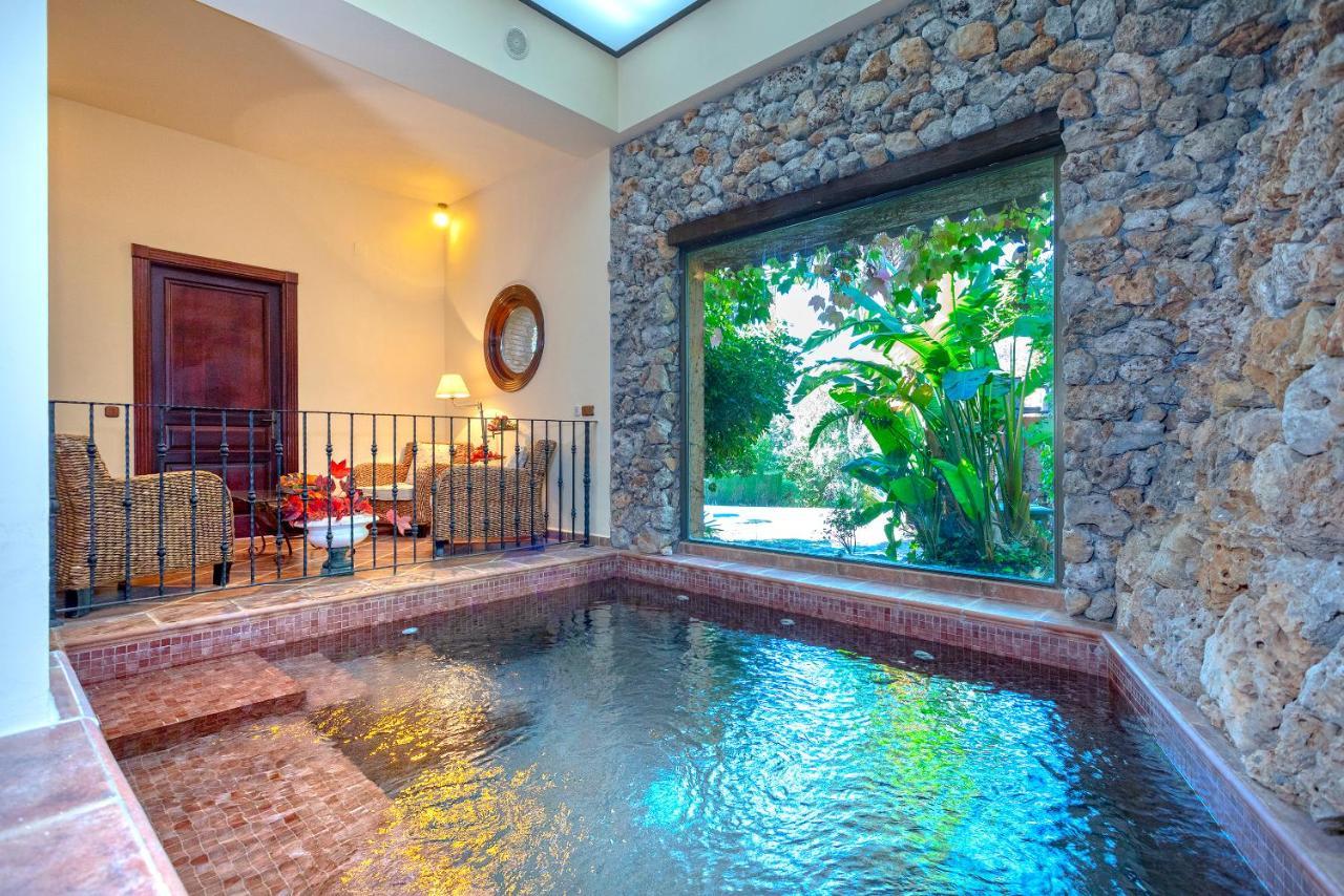 Casa Flores Con Piscina Interior Climatizada Alcaucin Luaran gambar