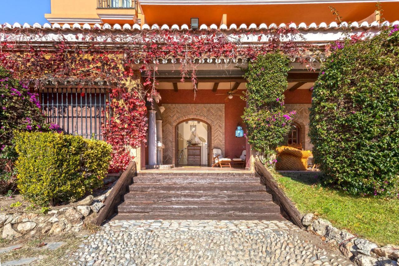 Casa Flores Con Piscina Interior Climatizada Alcaucin Luaran gambar