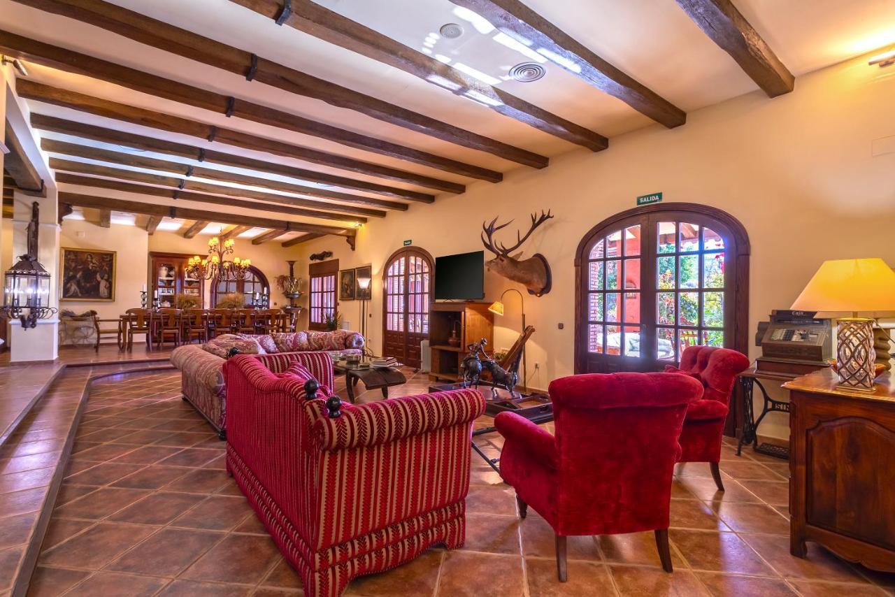 Casa Flores Con Piscina Interior Climatizada Alcaucin Luaran gambar