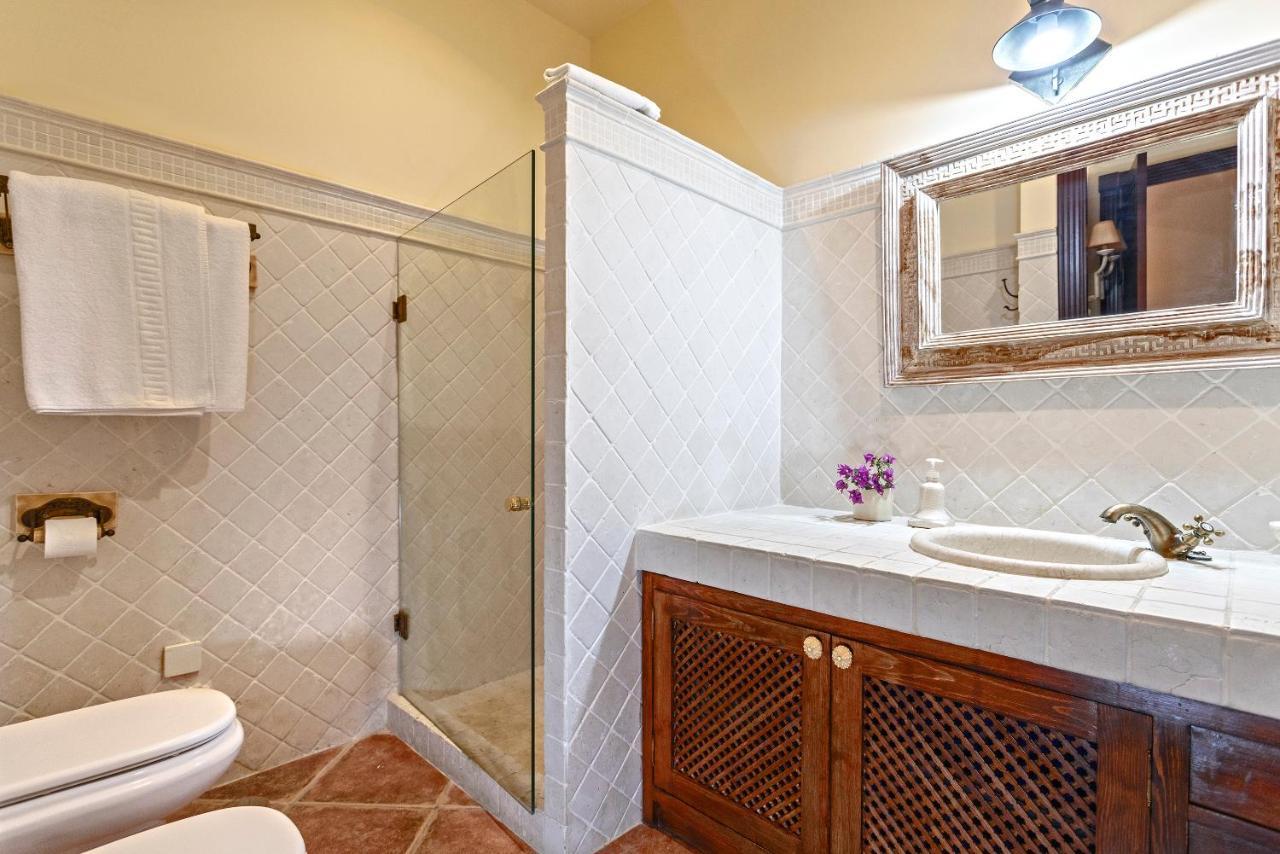Casa Flores Con Piscina Interior Climatizada Alcaucin Luaran gambar