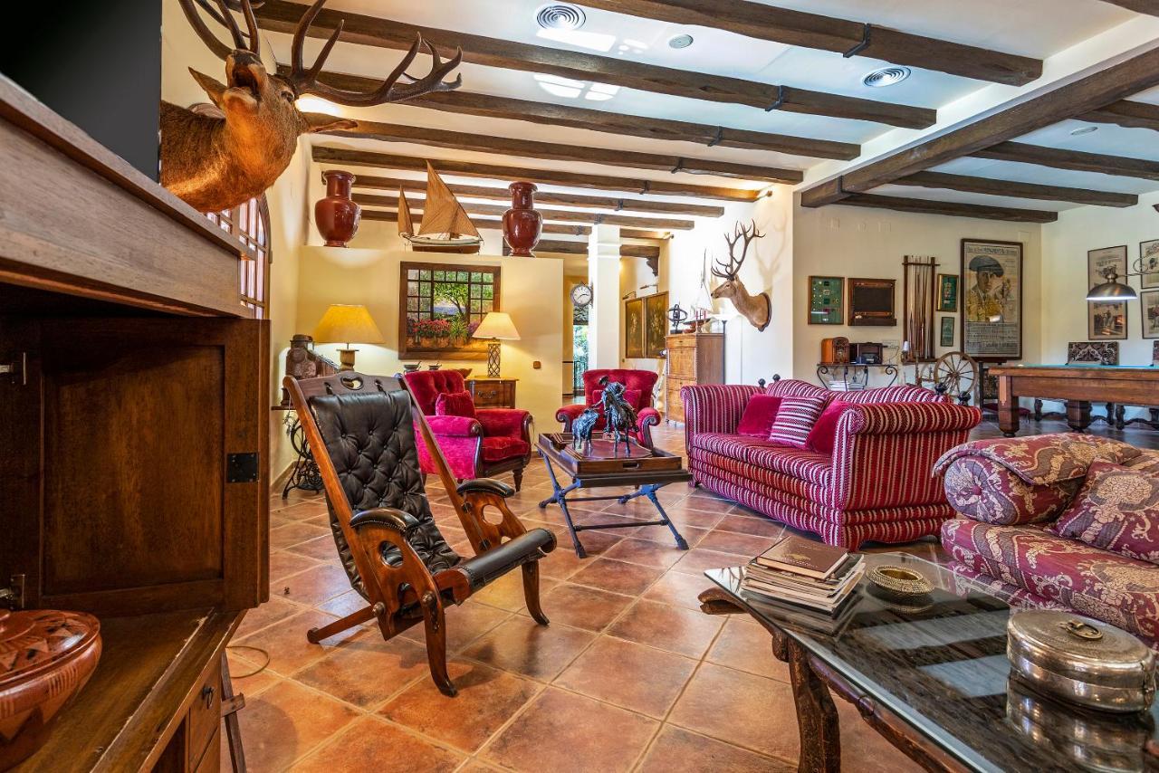 Casa Flores Con Piscina Interior Climatizada Alcaucin Luaran gambar