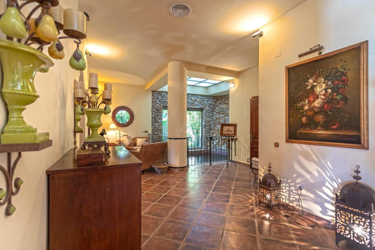 Casa Flores Con Piscina Interior Climatizada Alcaucin Luaran gambar